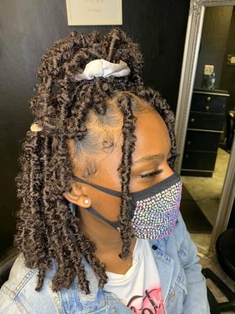 Fox Lox Hairstyles, Fox Locks Braids Faux Locs, Short Fox Locs Hairstyles, Butterfly Loca, Short Box Braids, Men Hair Color, Natural Hair Short Cuts, Faux Locs Hairstyles, Short Locs Hairstyles