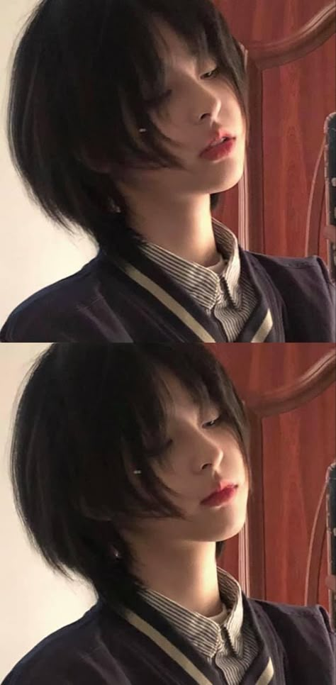 Split Bangs Short Hair, Haircuts Aesthetic Short, Short Korean Wolfcut, Mullet Wolfcut Short, Justina Xie Short Hair, Justina Xie Haircut, Korean Tomboy Makeup, Scaramouche Haircut Style, Asian Girl Short Haircut