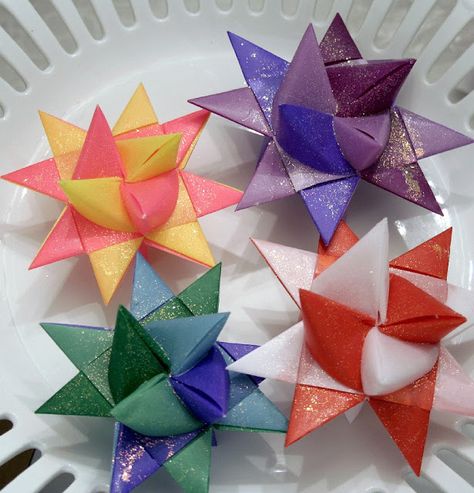 German Stars, Folded Paper Stars, German Star, Folding Origami, 3d Quilling, Folded Paper, Origami Stars, Paper Ornaments, German Christmas