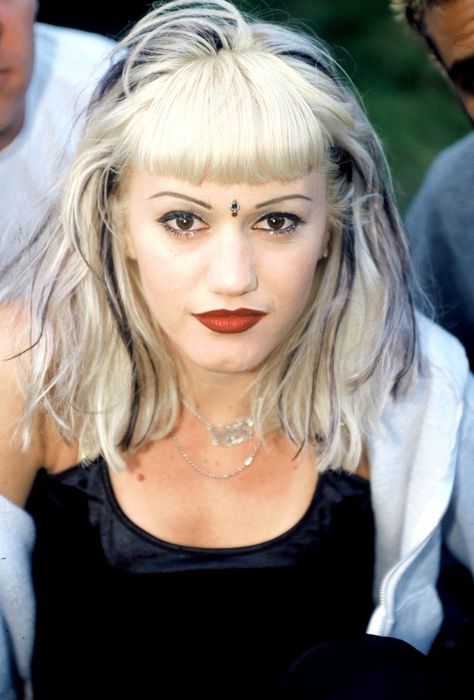 Gwen Stefani. Grunge Hairstyle, Grunge Haircut, 90s Grunge Hair, Gwen Stefani Style, Short Grunge Hair, Hair Streaks, 90s Hairstyles, Fringe Hairstyles, Bleached Hair