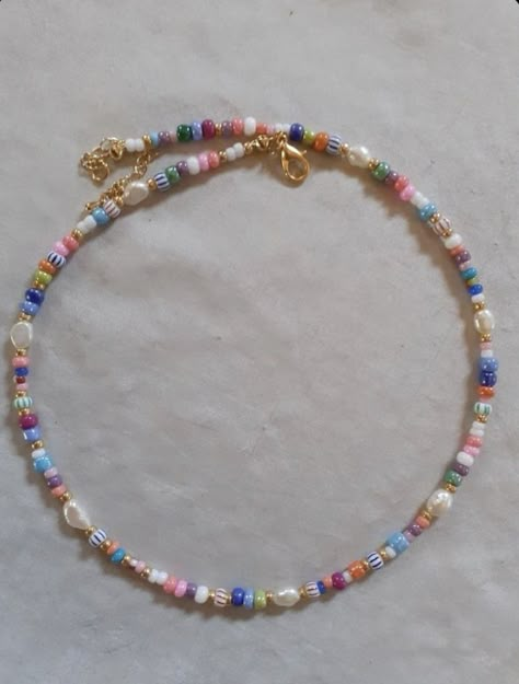 Cute Beads Jewelry, Bead Necklace Colorful, Colorful Necklace Beads, Colourful Pearl Necklace, Random Bead Necklace, Colorful Beaded Jewelry, Long Beaded Necklace Ideas, Cute Beaded Necklace, Colourful Beaded Necklace