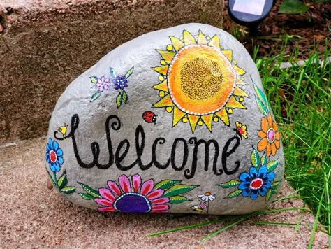 Rock Crafts Diy, Painted Stones Ideas, Painted Garden Rocks, Rock Painting Flowers, Garden Rocks, Garden Rock Art, Art Coquillage, Stones Garden, Diy Rock Art