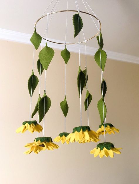 Sunflower Mobile, Flower Baby Mobile, Felt Sunflower, Sunflower Nursery, Sunflower Leaves, Baby Mobile Felt, Floral Nursery Decor, Mobile Crib