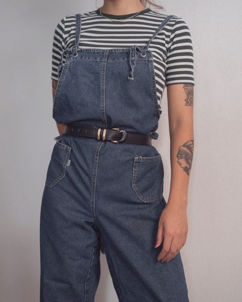 Overalls With A Belt, Men Overalls Outfits, Overalls With Belt, Overalls Striped, Denim Overalls Outfit, 2016 Tumblr Outfits, 90s Fashion Denim, 90s Overalls, Overalls Outfits