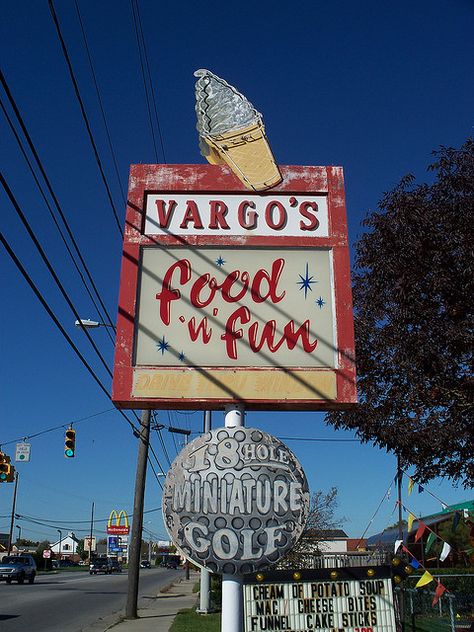 ice cream and more... love this lil stand in norwalk(: Watermelon Slushy, Norwalk Ohio, Cream Of Potato Soup, Mac And Cheese Bites, Sandusky Ohio, Vintage Signage, Cool Signs, Ice Cream Shops, Sign Boards