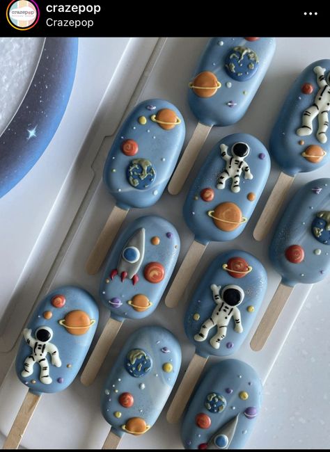 Planet Cake, Astronaut Party, Astronaut Birthday, Space Theme Party, Outer Space Birthday, Space Birthday Party, 1st Birthday Party Themes, Themed Desserts, First Birthday Party Themes