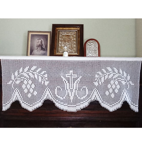 Altar lace trim white with Virgin Mary symbol Mary Symbol, Catholic Home Altar, Cloth Crochet, Catholic Home, Crochet Curtains, Home Altar, Altar Cloth, Gifts For Christmas, Motif Vintage