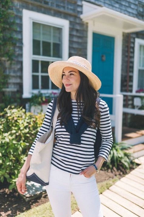 Zapatos Animal Print, Carly The Prepster, Style White Jeans, Fashion Boards, Preppy Summer Outfits, Prep Style, Preppy Dresses, Preppy Style Summer, Nautical Style