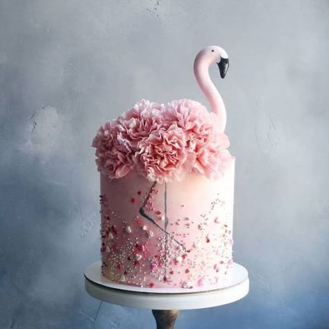 Flamingo Birthday Cake, Flamingo Cake, Instagram Cake, Animal Cakes, Flamingo Birthday, Beautiful Birthday Cakes, Flamingo Party, Boy Birthday Cake, Pink Cake