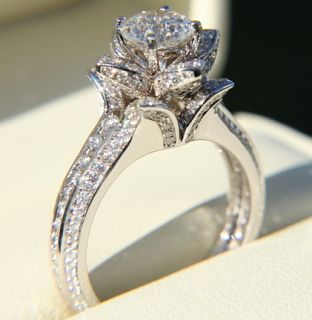 Unique Diamond Engagement Rings, Flower Engagement Ring, Unique Flower, Unique Diamonds, Vintage Engagement, Dream Ring, Jewelry Pendant, Ring Vintage, Unique Engagement Rings