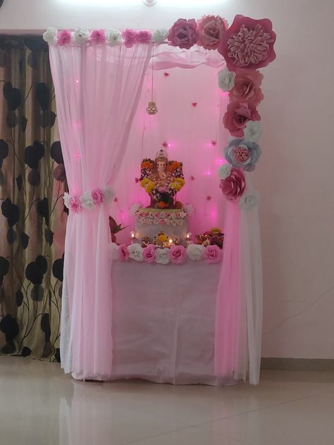 Ganpati Dress Ideas, Saree Decoration For Ganpati, Ganpati Decoration With Saree, Ganesh Ji Background Decoration, Ganpati Decoration Paper Craft, Artificial Flowers Decoration For Ganpati, Ganpati Decoration Theme At Home Simple, Ganpati Decoration At Home Background, Ganeshji Decoration