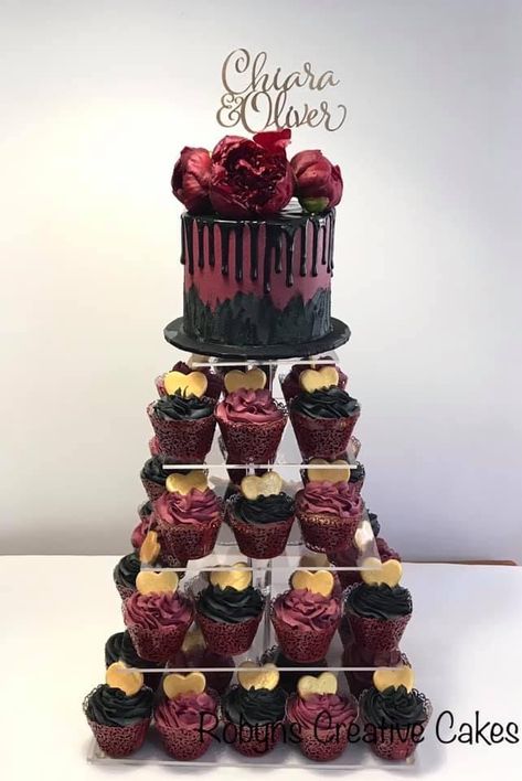 Goth Wedding Cake And Cupcakes, Black And Red Wedding Cupcakes, Spooky Wedding Cupcakes, Goth Wedding Cupcakes, Dark Wedding Cupcakes, Moody Wedding Cupcakes, Black And Maroon Wedding Cake, Gothic Wedding Cupcakes, Black And Burgundy Wedding Cake