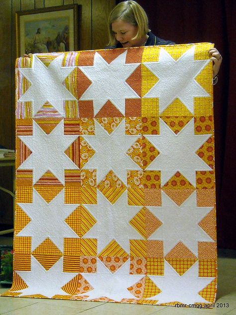 Two Color Quilts, Yellow Quilts, Quilt Modernen, Quilt Of Valor, Modern Quilting, Pretty Quilt, Star Quilt Blocks, Patch Aplique, Star Quilt Patterns