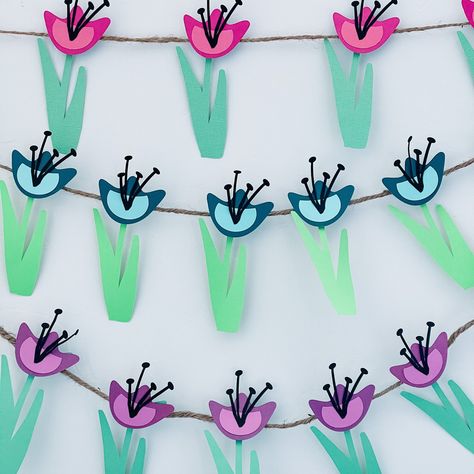 Doily Banner, Happy Mothers Day Banner, Mother's Day Banner, Paper Flower Garlands, Floral Banners, Blue Tulips, Spring Tulips, Paper Garland, Banner Backdrop