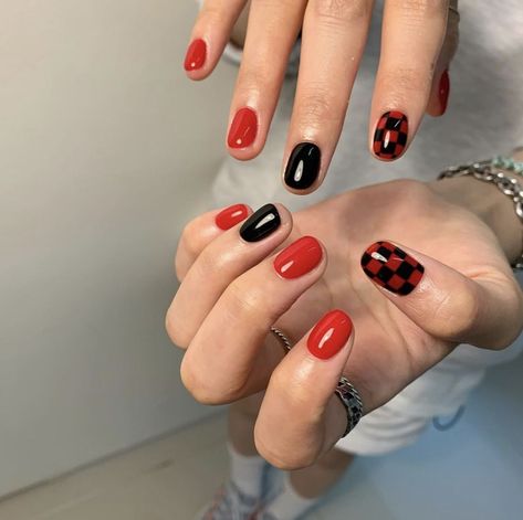 Black and red Black And Red Gel Nails Short, Red Black Short Nails, Red Design Short Nails, Black Red Nails Short, Short Nail Designs Black And Red, Red And Black Checkered Nails, Black And Red Nails Ideas Short, Black And Red Manicure, Black And Red Gel Nails