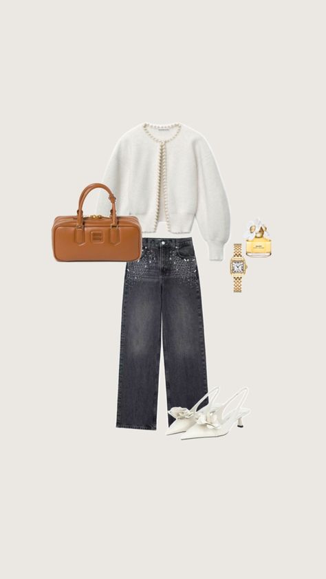 Chic outfit with Miu Miu bag Bag Outfit, Miu Miu Bag, Chic Outfit, My Vibe, Cloth Bags, Miu Miu, Chic Outfits, New Era, Casual Outfits