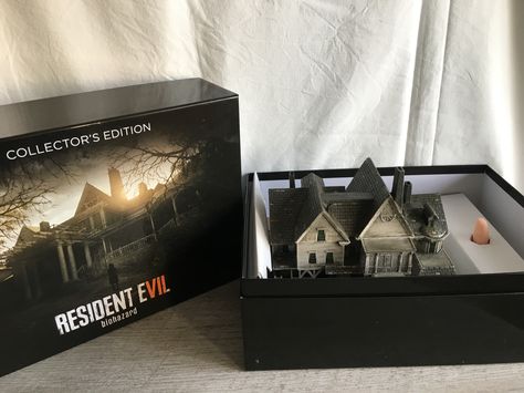 Resident Evil VII Collector's Edition box opened. Resident Evil Room Ideas, Resident Evil Merch, Mystic Creatures, Resident Evil Vii, Evil Pics, Evil Pictures, Resident Evil Collection, Silent Hill, Doll Sets