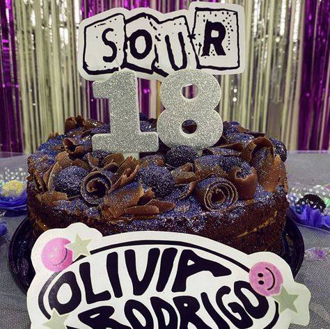 Sour Cake Olivia Rodrigo, Sour Themed Birthday, Guts Cookies Olivia Rodrigo, Sour Cake Ideas Olivia Rodrigo, Olivia Rodrigo Bday, Olivia Rodrigo 19th Birthday, Sour Prom, 14th Birthday Party Ideas, Bff Birthday Gift