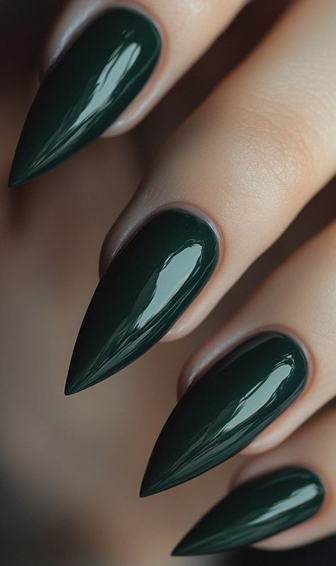 Dark green nails British Racing Green Nails, Slytherin Nails, Green Manicure, Winter Nail Art Designs, Black Manicure, Sharp Nails, Dark Green Nails, Pointy Nails, Gothic Nails