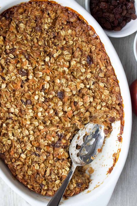 This morning glory baked oatmeal combines everything you love about a morning glory muffin into a hearty make-ahead breakfast dish. Muffins With Oatmeal, Morning Glory Muffin, Glory Muffins, Muffin Flavors, Morning Glory Muffins, Baked Oatmeal Recipes, Balanced Breakfast, Healthy Cake, Gluten Free Oats