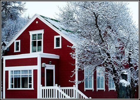 Merry christmas - Gleðileg jól Winter Happiness, Outside Paint, Red Houses, House Colours, Red Cottage, Cottage Cabin, Red House, Red Barns, House Paint Exterior