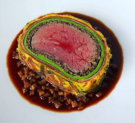 Beef Wellington Plating, Squilliam Fancyson, Beef Roulade, Steak Doneness, Fine Dining Plating, Chef Dishes, Plate Presentation, Plating Presentation, Smoked Beef