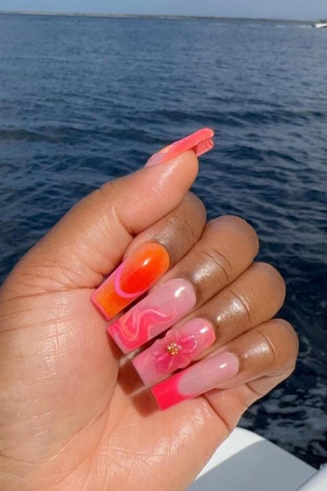 pink hibiscus nails Pink And Yellow Hibiscus Nails, Nail Ideas Hibiscus, Pink Nails Flower Design, Pink Hibiscus Nails, Nails For Hawaii, Nails Hibiscus Flower, Pink Vacation Nails, Flower Nails Pink, Nails Hibiscus