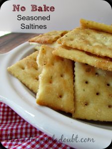 Homemade Seasoned Crackers, Seasoned Ritz Crackers, Seasoned Crackers Recipe, Party Crackers Recipe, Seasoned Saltines, Seasoned Saltine Crackers, Saltine Cracker Recipes, Seasoned Crackers, No Bake Recipe