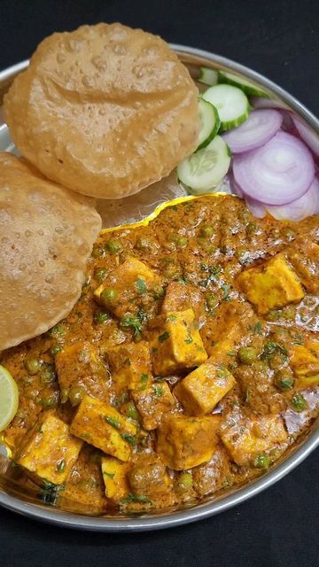 Mater Paneer, Kashmiri Chilli, Paneer Masala, Black Cardamom, Green Cardamom, Turmeric Powder, Coriander Powder, Garlic Paste, Fresh Cream