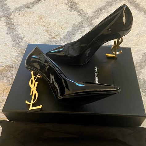 Ysl Heels Black, Gold And Black Shoes, Heels And Bags, Yves Laurent, Expensive Heels, Lv Heels, Yves Saint Laurent Heels, Ysl Pumps, Dream Heels