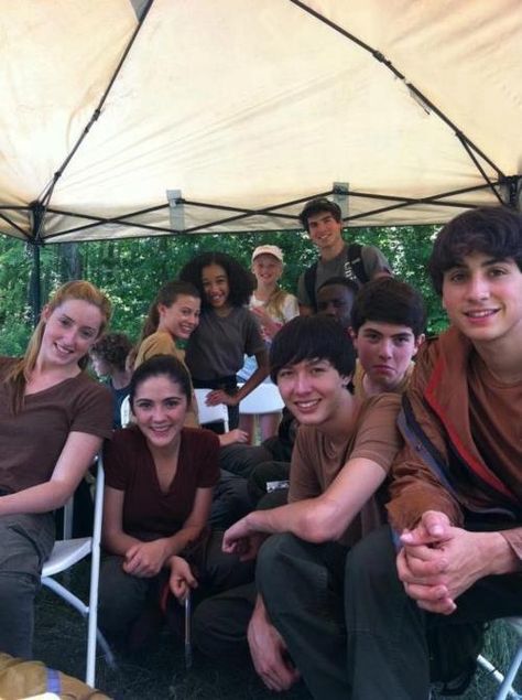 To many to name. Some are Isabelle Fuhrman, Ian Nelson, Kalia Prescott, Amandla Stenberg, Dayo Okeniyi :3: Hunger Games Clove, Dayo Okeniyi, Clove Hunger Games, Ian Nelson, Hunger Games Problems, Isabelle Fuhrman, Game Bts, Hunger Games Katniss, Hunger Games Cast