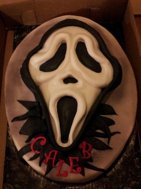 Scream! Scream Cake Ideas Kids, Scream Movie Cake, Ghost Face Cake, 19th Bday, Scary Cakes, Scream Movies, Tooth Cake, Ghost Cake, Scream Mask