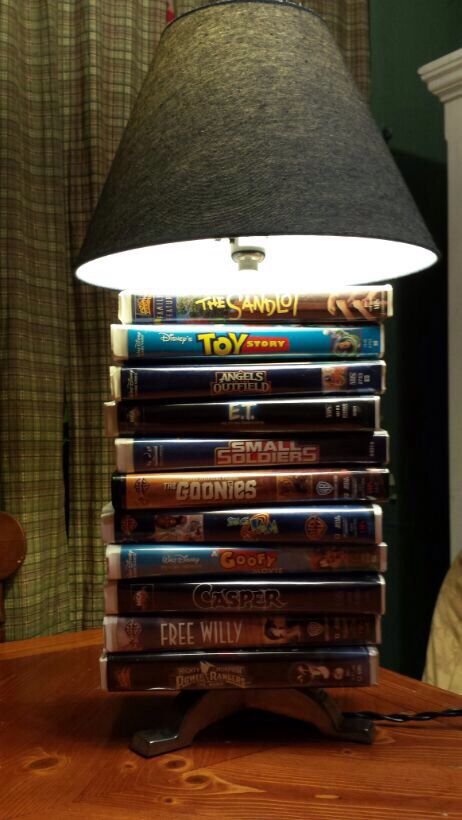 Vhs Upcycle, Vhs Upcycling, Vhs Crafts, Vhs Display, Flip Furniture, Lamps Diy, Disney Vhs Tapes, March Ideas, Pipe Lamps