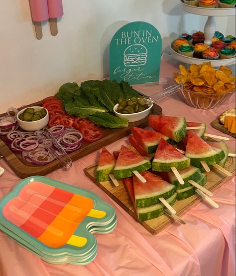 Popsicle theme party | popsicle theme baby shower | ready to pop | baby shower theme | baby shower party inspo | bun in the oven burger station | summer baby shower | burgers | cookout Baby Shower Cookout Ideas, Gender Reveal Cookout Food, Bbq Baby Shower Food, Burger Baby Shower Ideas, Cookout Baby Shower Ideas, Popsicle Gender Reveal, Summer Themed Baby Shower Ideas, Picnic Theme Baby Shower Ideas, Summer Theme Gender Reveal