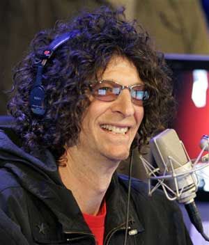 ♡♥Howard Stern smiles - click on pic to see a full screen pic in a better looking black background♥♡ Howard Stern Show, Movies Videos, Howard Stern, People Of Interest, Jimmy Fallon, America's Got Talent, Famous People, How To Look Better, Eye Makeup