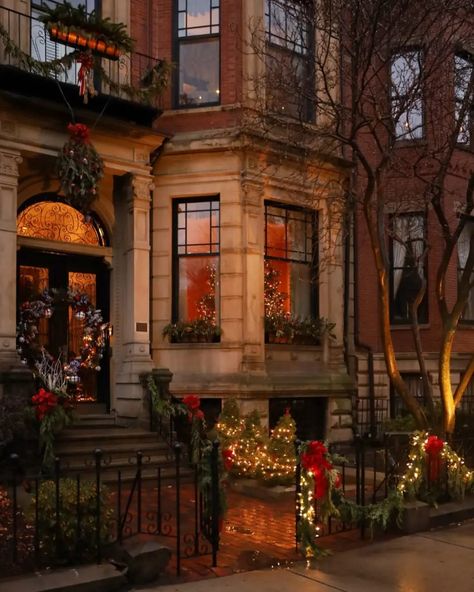 Halifax Explosion, Boston Living, Aesthetic Buildings, Boston Aesthetic, Boston House, Columbus Park, Boston Apartment, Newbury Street, Digital Vision Board