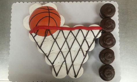 24 count. Basketball cupcake cake Cake Basketball, Cinnamon Bun Cake, Basketball Themed Birthday Party, Basketball Cupcakes, Easy Cupcakes Decoration, Sport Cupcakes, Basketball Cookies, Basketball Birthday Party, Pull Apart Cupcake Cake