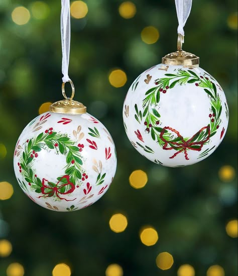 Diy Christmas Ball, Baking Spirits Bright, Hand Painted Bauble, Clear Christmas Ornaments, Handpainted Christmas Ornaments, Fancy Christmas Ornaments, Christmas Gift Tags Handmade, Fancy Christmas, Glass Ball Ornaments