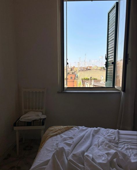 #rome #italy #window #vacation #aesthetic #bedroom Italy Window, Roma Aesthetic, Vacation Aesthetic, European Home, Italy Aesthetic, Apartment Aesthetic, Ciao Bella, Room Pictures, Aesthetic Bedroom