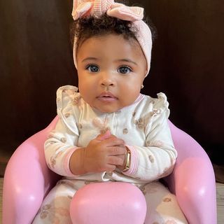 BABY FEVER ❤️❤️ @kendallsivana . GET YOUR BABY FEATURED 😊😊 👇🏾👇🏾FOLLOW EVERYONE IN THE BIO FOR * FREE FEATURED * . Paid promo available .… Bbybailei Video, Mixed Kids, Black Babies, Family Photo Outfits, Newborn Photoshoot, Baby Fever, Baby Dolls, Family Photos, Baby Girl