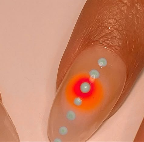 Aura Dot Nails, Summer Solstice Nails, Sunburst Nails, Energy Nails, Easy Gel Nails, Sun Nail Art, Sun Nails, Nails Grunge, Spring Break Nails