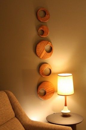 Mid Century/Danish Modern Wood Circle Wall Art Sculpture Mid Century Modern Wall Decor, Cuadros Diy, Wall Art Gold Leaf, Wood Wall Plaques, Circle Wall Art, Mid Century Modern Interiors, Gold Wall Art, Wood Circles, Gold Leaf Painting