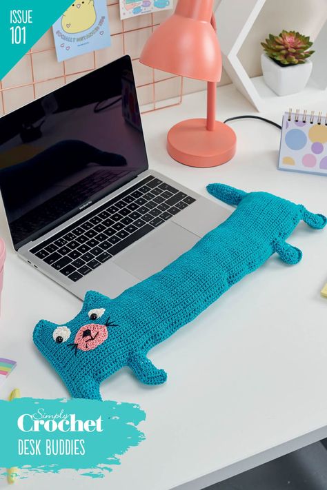 Desk Buddies, Cute Keyboard, Small Crochet Gifts, Simply Crochet, Crochet Dolls Free Patterns, Kawaii Crochet, Crochet Food, Wrist Rest, Fun Crochet Projects