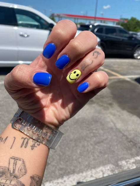 Smiley Manicure, Blue Nails With Smiley Face, Nails With A Smiley Face, Blue And Yellow Manicure, Smiley Face Manicure, Nails With Happy Face, Neon Smiley Face Nails, Short Smiley Face Nails, X Eyes Smiley Face Nails