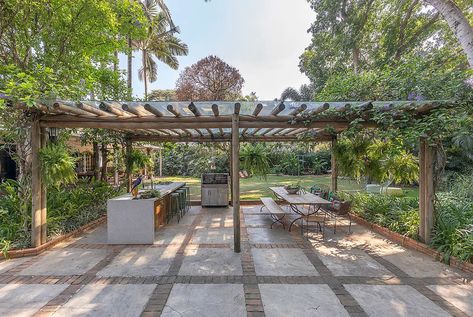 Outdoor Kitchen Decor, Backyard Renovations, Outdoor Kitchen Patio, Backyard Porch, Pergola With Roof, Backyard Garden Design, Outdoor Decor Backyard, Pergola Patio, Outdoor Pergola