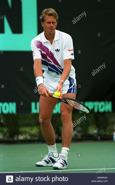 Edberg. Classic tennis. Tennis Outfit Mens, Stefan Edberg, 80s Sport, Tennis Techniques, Tennis Men, Tennis Serve, John Mcenroe, Tennis Champion, Wimbledon Tennis