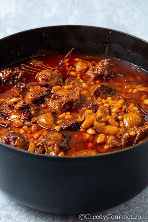 Recipes For Oxtails, Stew With Beans, Jamaican Oxtail Stew, Cooking Oxtails, Oxtail Stew Recipe, Beef Oxtail, Meat Entrees, Oxtail Soup, Oxtail Stew