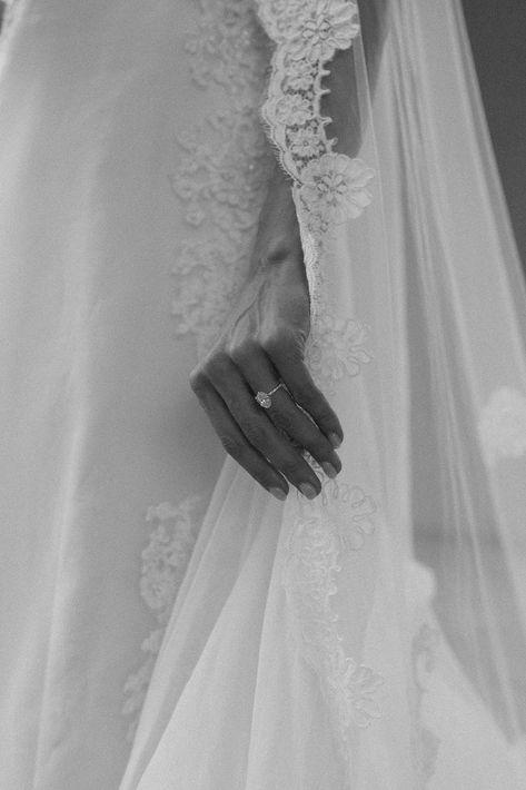 Wedding Preparation Photos, Details Photography, January Wedding, Wedding Details Photography, Wedding Picture Poses, Bride Portrait, Wedding Session, Bride Photography, Bridal Photos