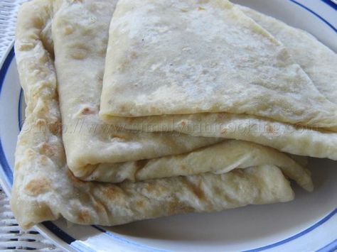 Commentary: Gimme Ah Roti Anytime! | Simply Trini Cooking    #trinicooking #Trinidad #Tobago #Caribbean #food #recipes Trinidad Sada Roti Recipe, Carribean Roti Recipe, Trinidadian Roti, Guyanese Roti, Potato Roti, Trinidad Roti, Soft Roti, Trini Recipes, Suriname Food