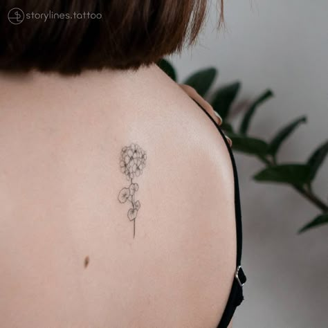 Geranium flower Geranium Tattoo Ideas, Geranium Tattoo Black And White, Geranium Flower Tattoo, Geraniums Tattoo, Discreet Tattoos For Women, Geranium Tattoo, Tattoos To Honor Mom, Flower Tattoo Stencils, Flor Tattoo